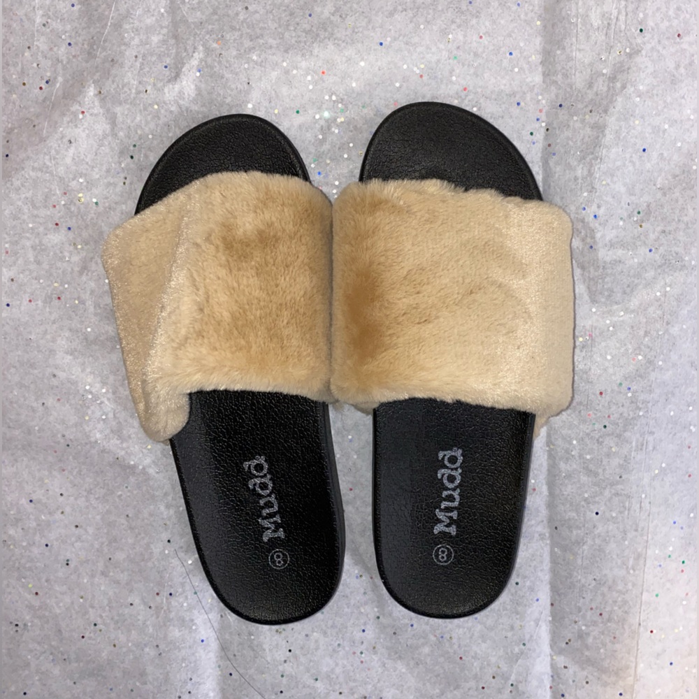 Mudd Slip-on Faux fur Sandals